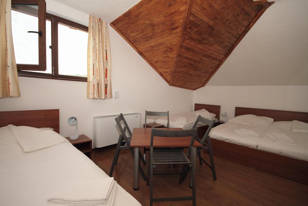 Yan Bibiyan Guest House Negushevo Esterno foto