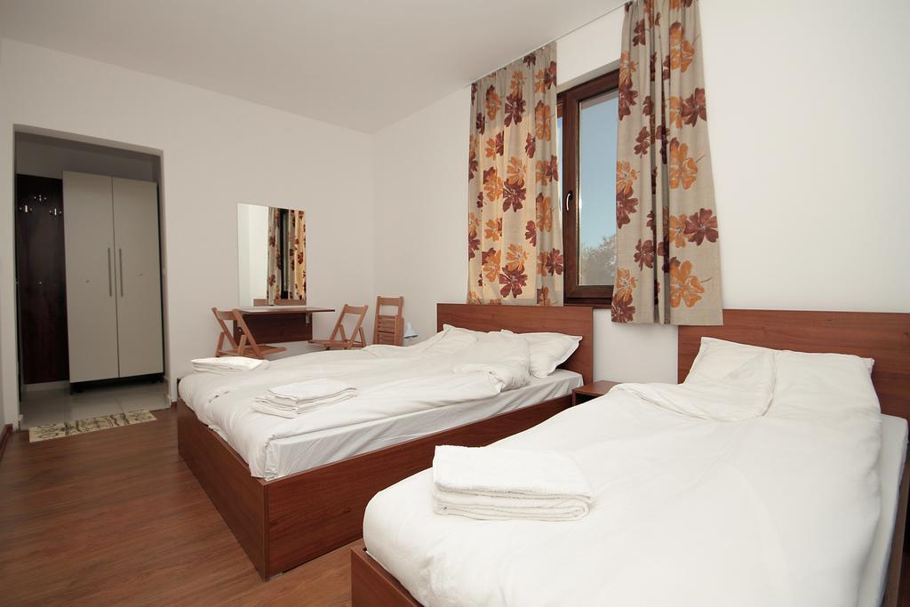 Yan Bibiyan Guest House Negushevo Esterno foto